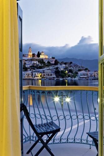 Symi Girls Trip Solo Room
