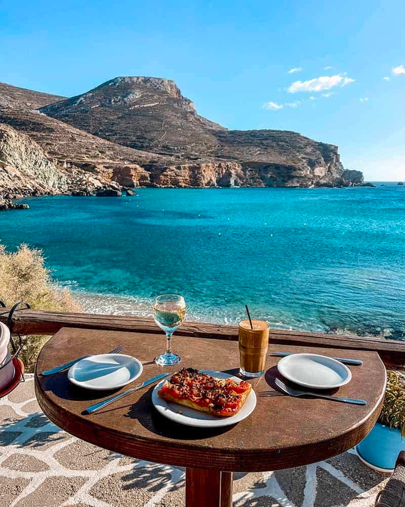 Girls Trip to Folegandros Shared Room