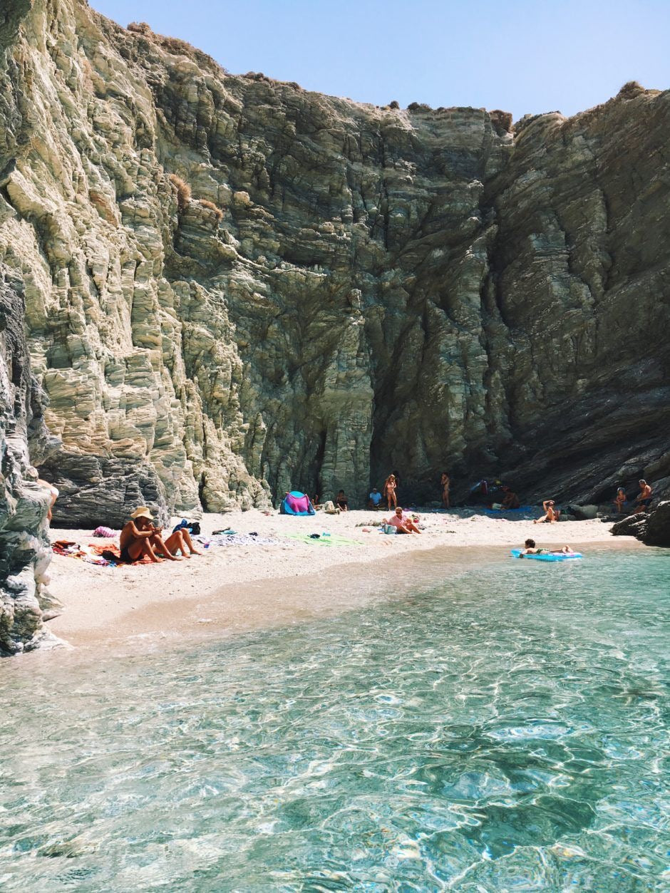 Girls Trip to Folegandros Shared Room